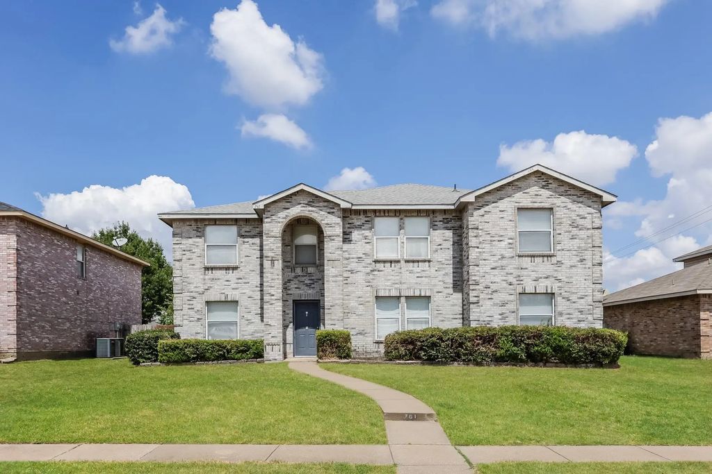 761 Lowe Drive, Cedar Hill