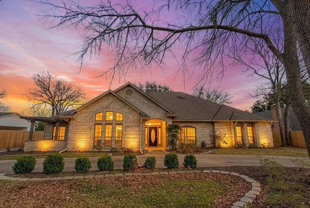 241 Hideaway Lane E, Hideaway
