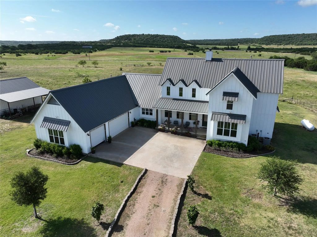 5500 County Road 234, Hico