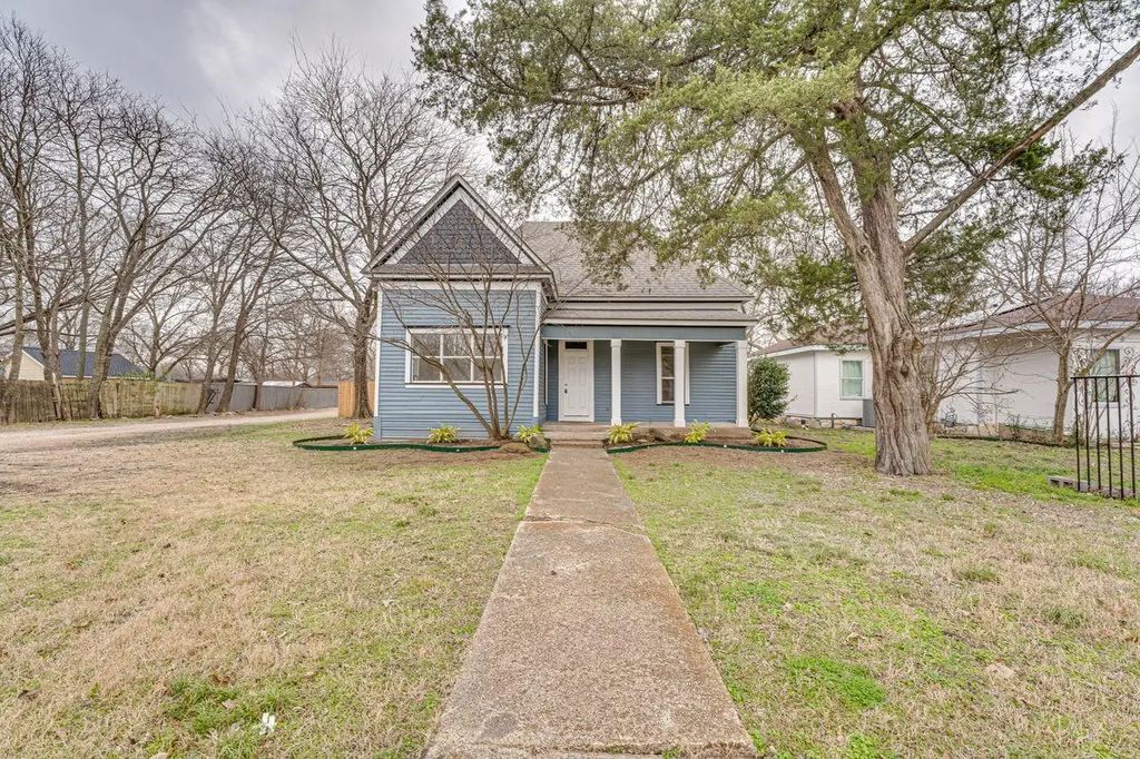 114 E Ross Street, Waxahachie