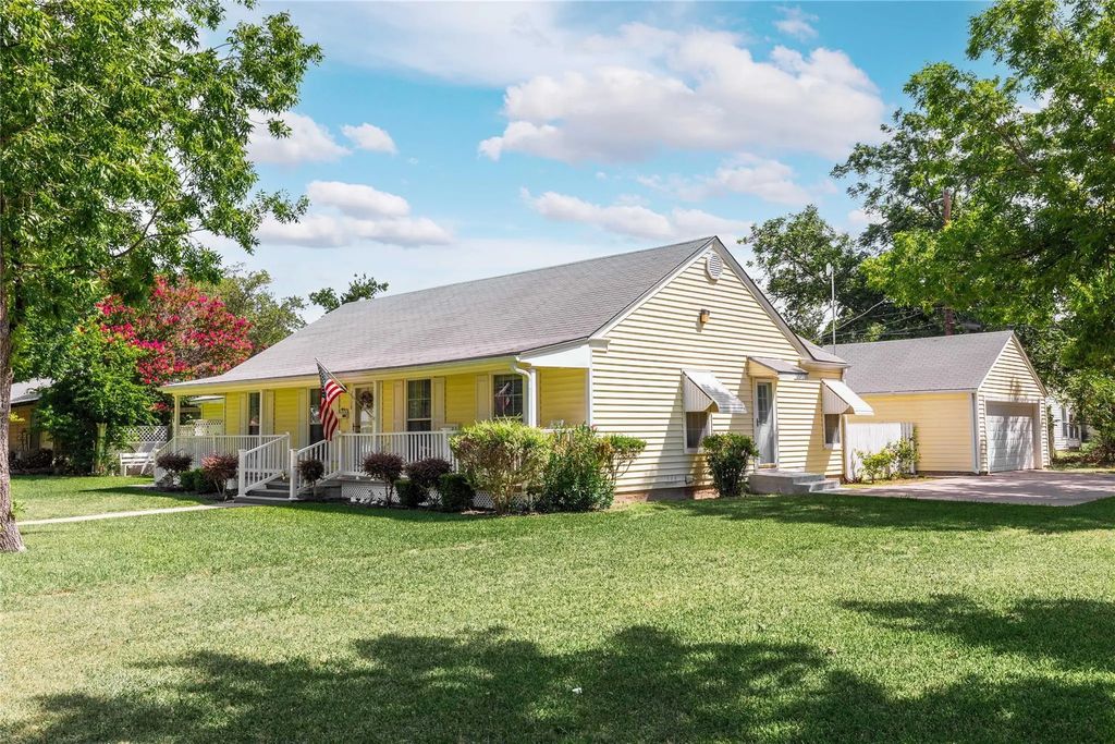 2308 Dartmore Street, Brownwood