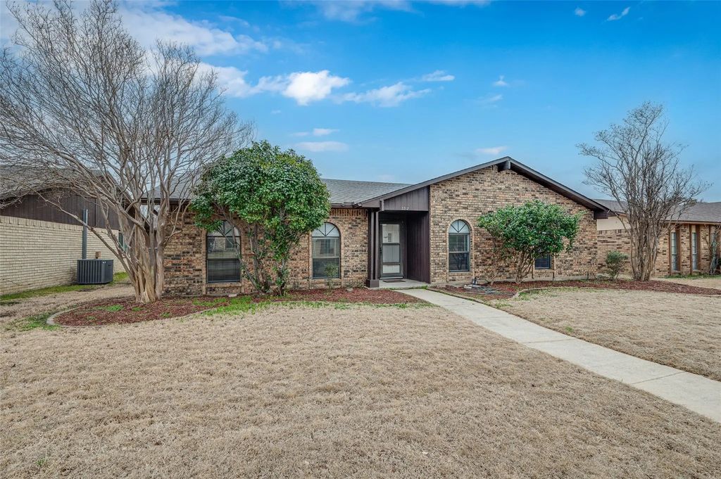 2212 Grapevine Lane, Carrollton