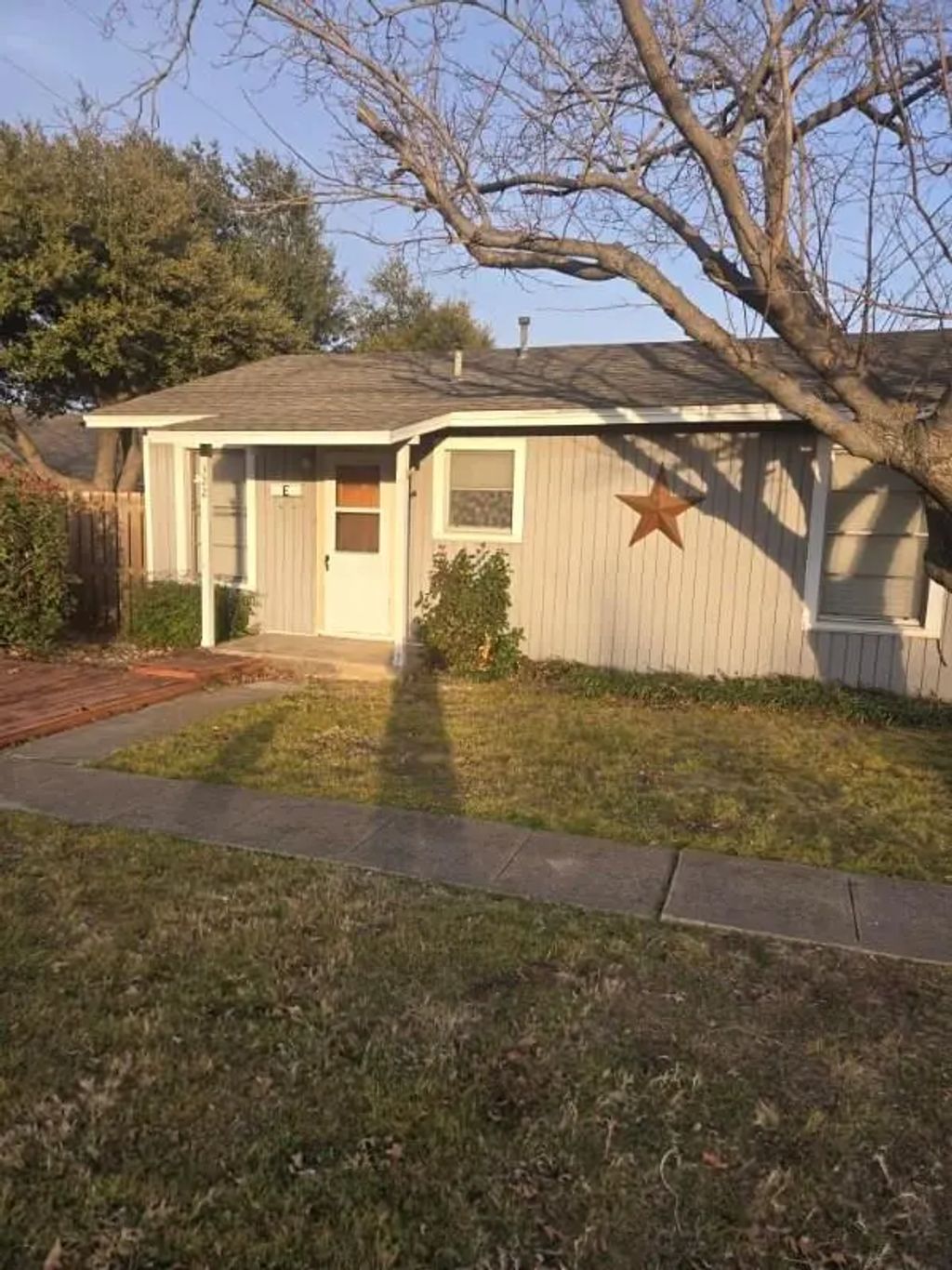322 N Main Street, Grapevine