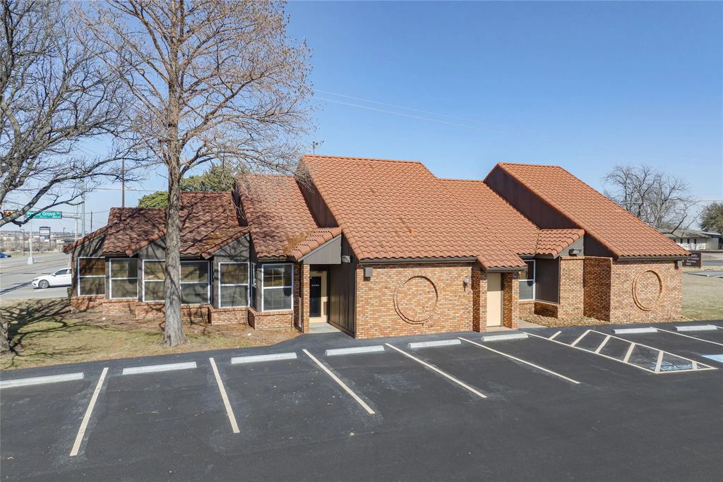 3415 N Loy Lake Road, Sherman