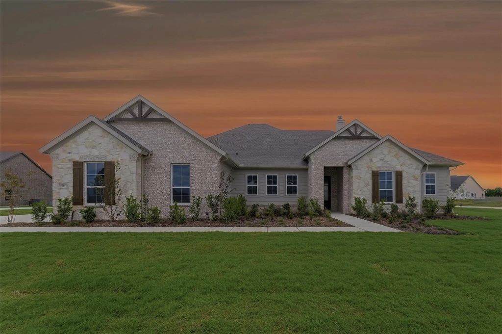 2204 Continent Court, Krum