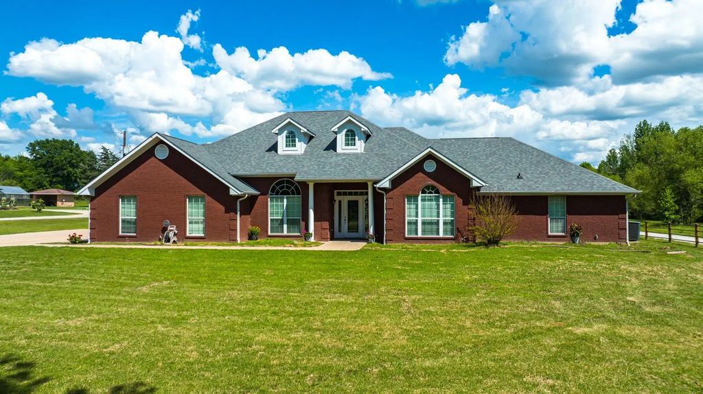 1083 County Road 2400, Mount Pleasant