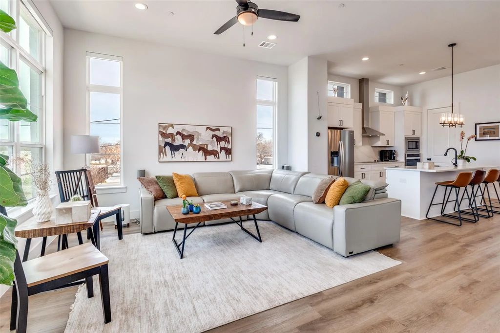 13325 Bee Street 105, Farmers Branch