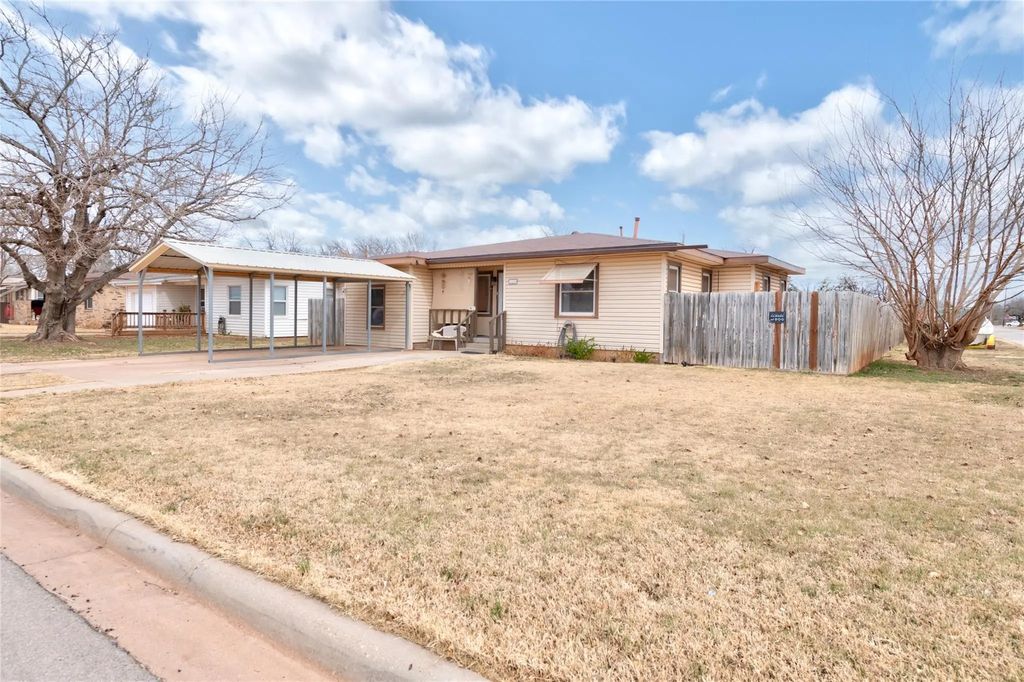 1141 S La Salle, Abilene