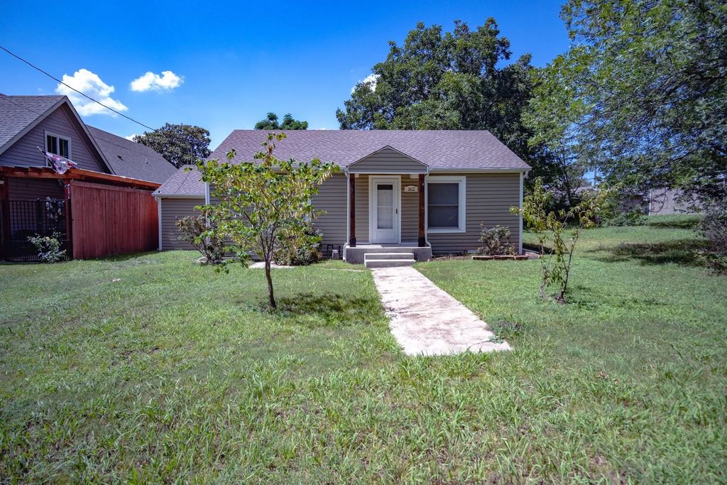162 W Shreveport Street, Van Alstyne