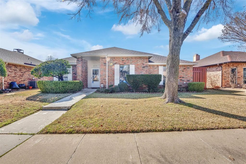 5121 Wood Creek Lane, Garland