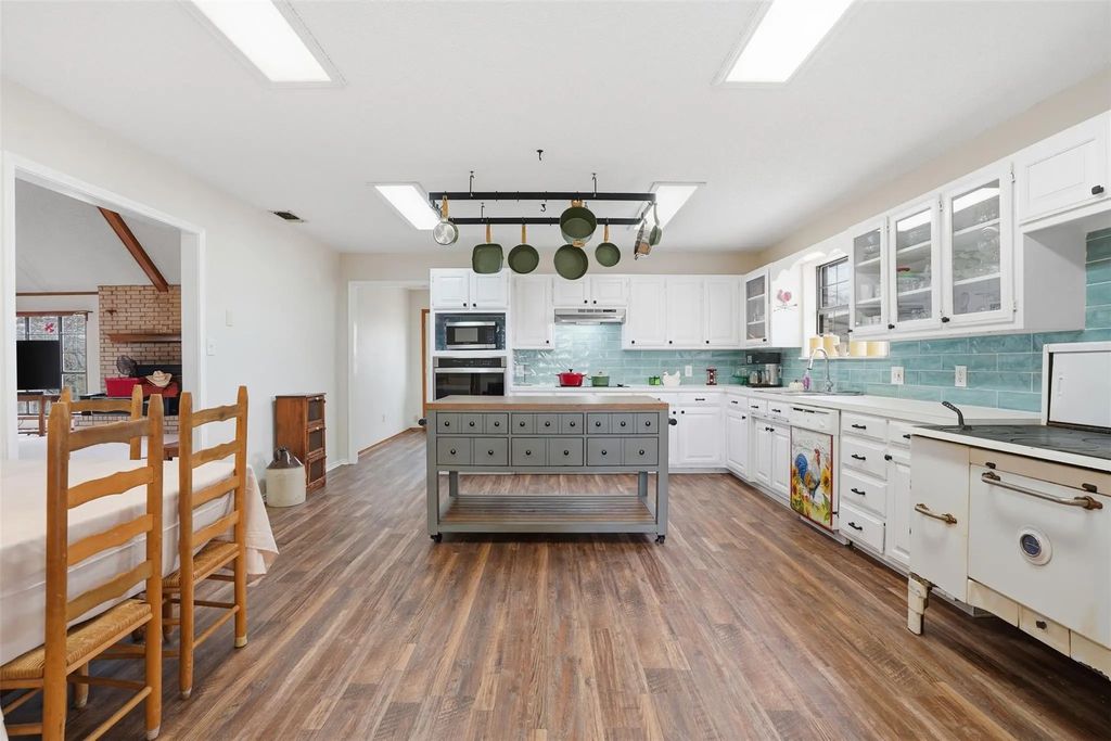 2818 Ward Mountain Road, Palo Pinto