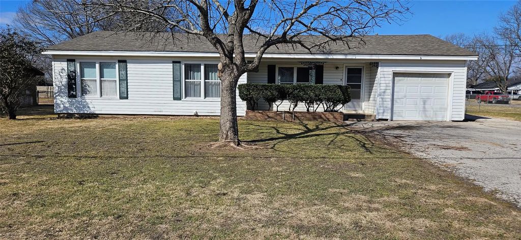3718 Kendall Lane, Waco