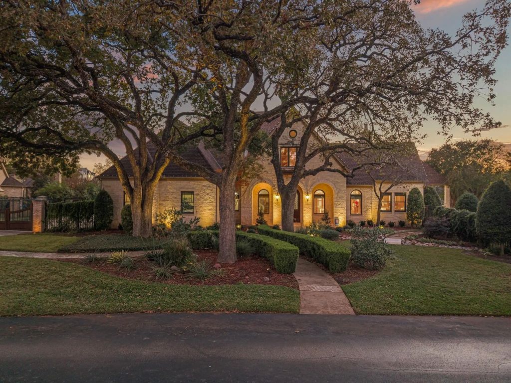 1602 Fair Oaks Drive, Westlake