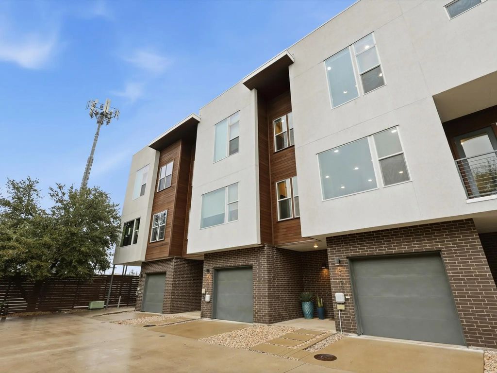 9084 Corsair Place, Dallas