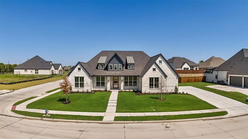 2002 Pegasus Lane, Rockwall