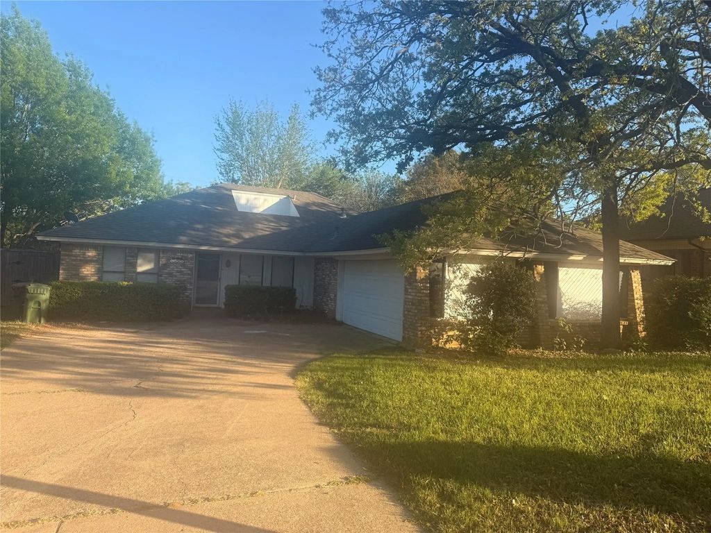 5604 Trail Crest Drive, Arlington