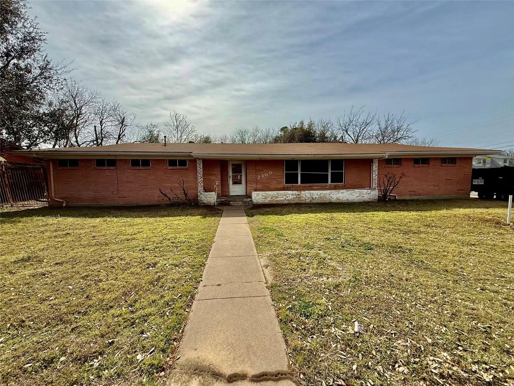 2300 Se 11th Street, Mineral Wells