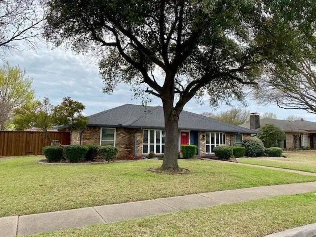 2224 Parkhaven Drive, Plano