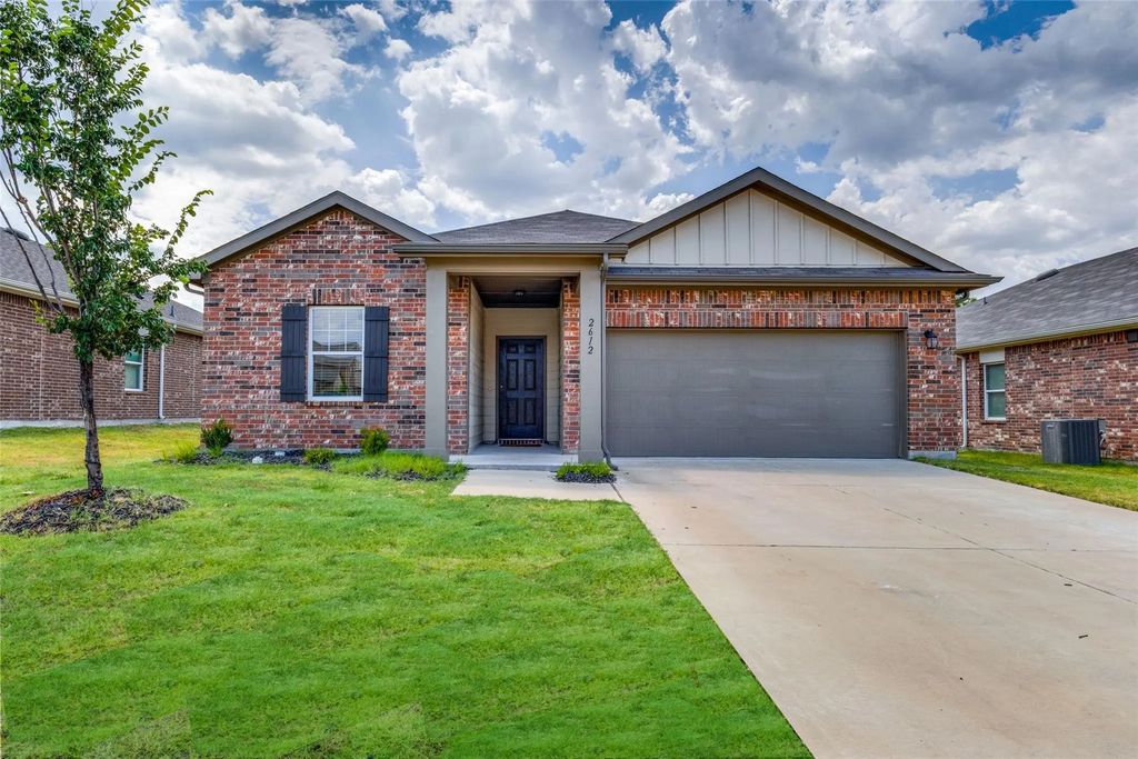 2612 Majestic Palm Street, Anna