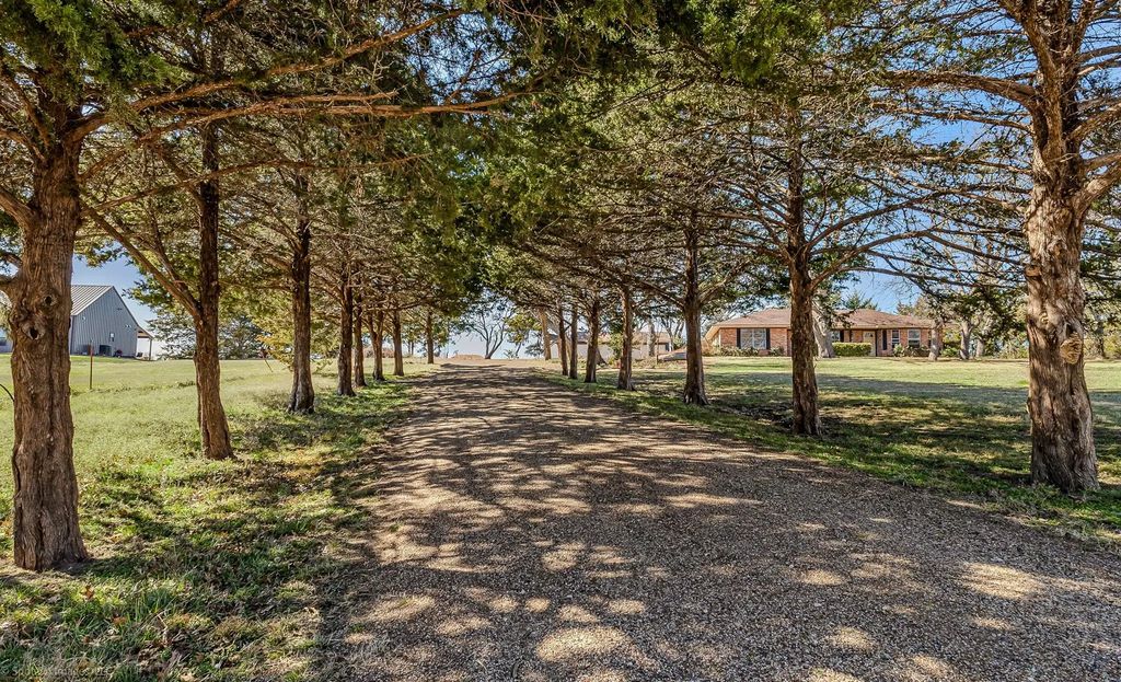 6187 County Road 570, Farmersville