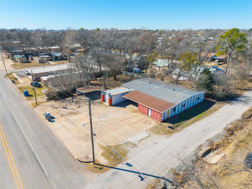 500 S Texas Street, De Leon