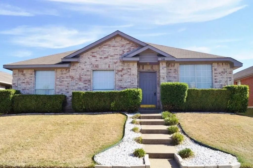 948 Applewood Drive, Cedar Hill