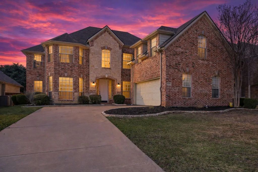 606 Eagle Court, Keller