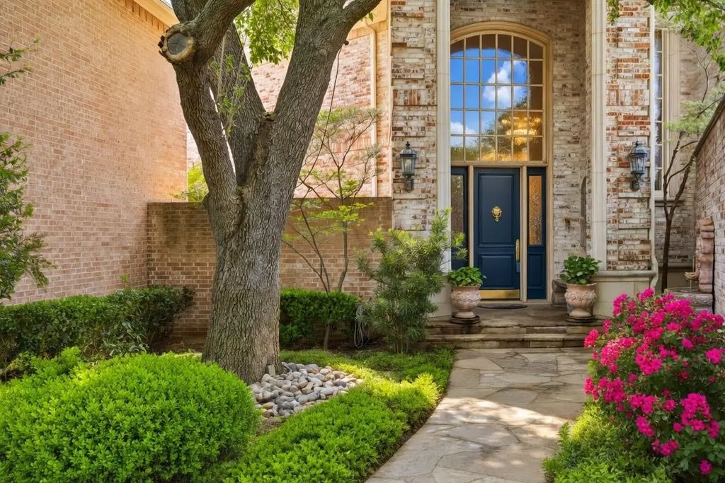 7 Ashmere Court, Dallas