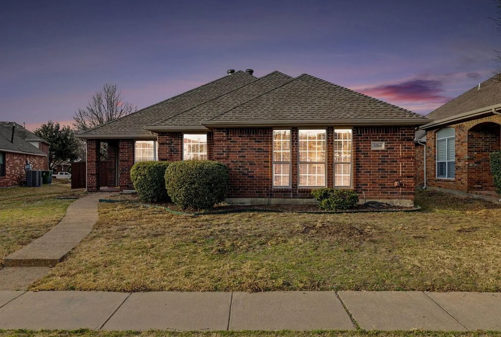 5704 Bandera Drive, The Colony