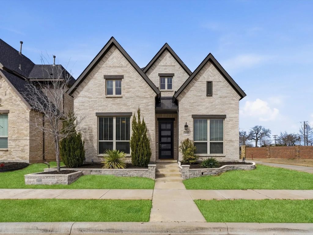 1925 Cathedral Drive, Farmers Branch