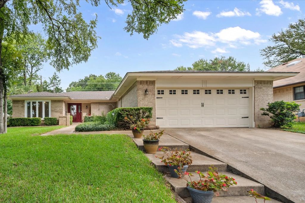 1113 Rusdell Drive, Irving