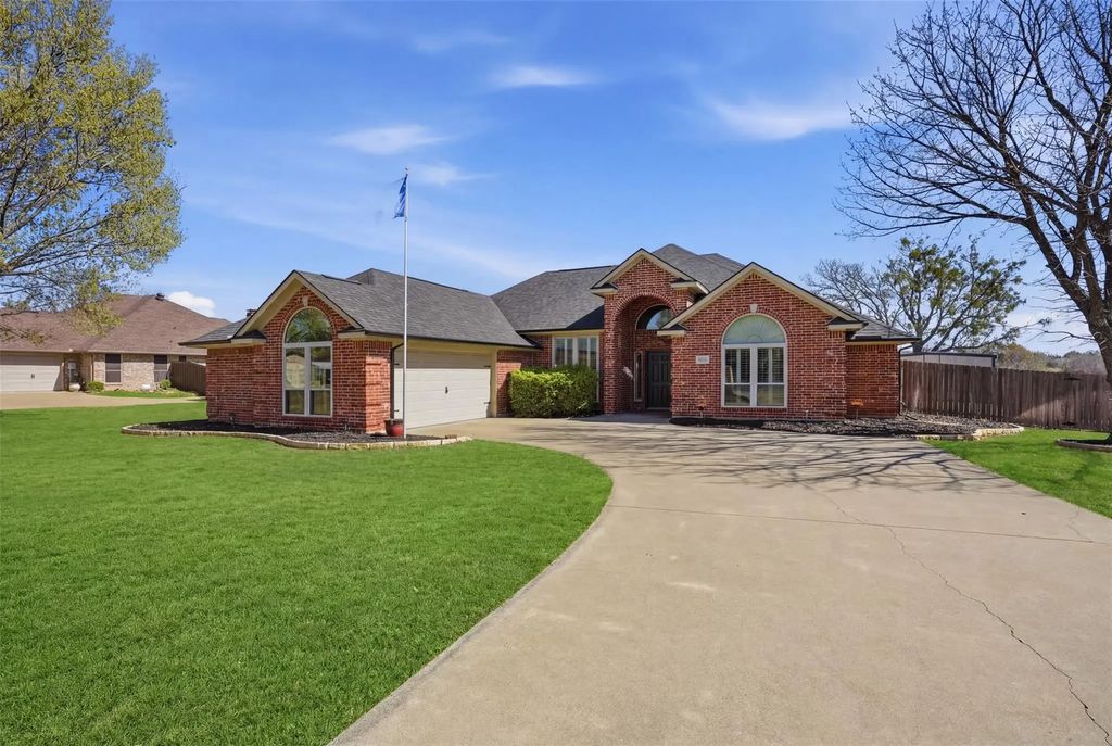 3115 Walnut Creek Parkway, Granbury