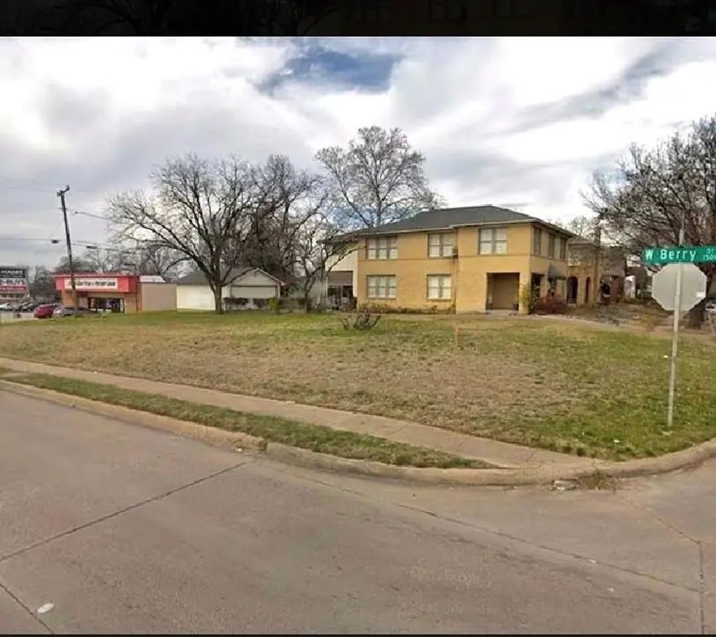 1500 W Berry Street, Fort Worth
