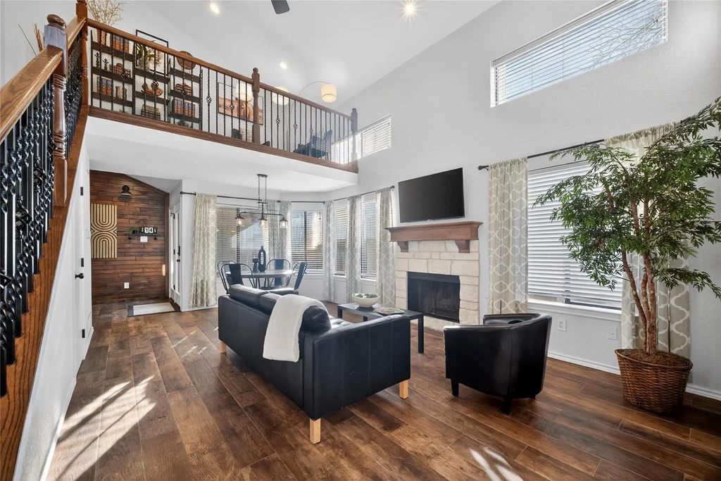 18040 Midway Road 209, Dallas