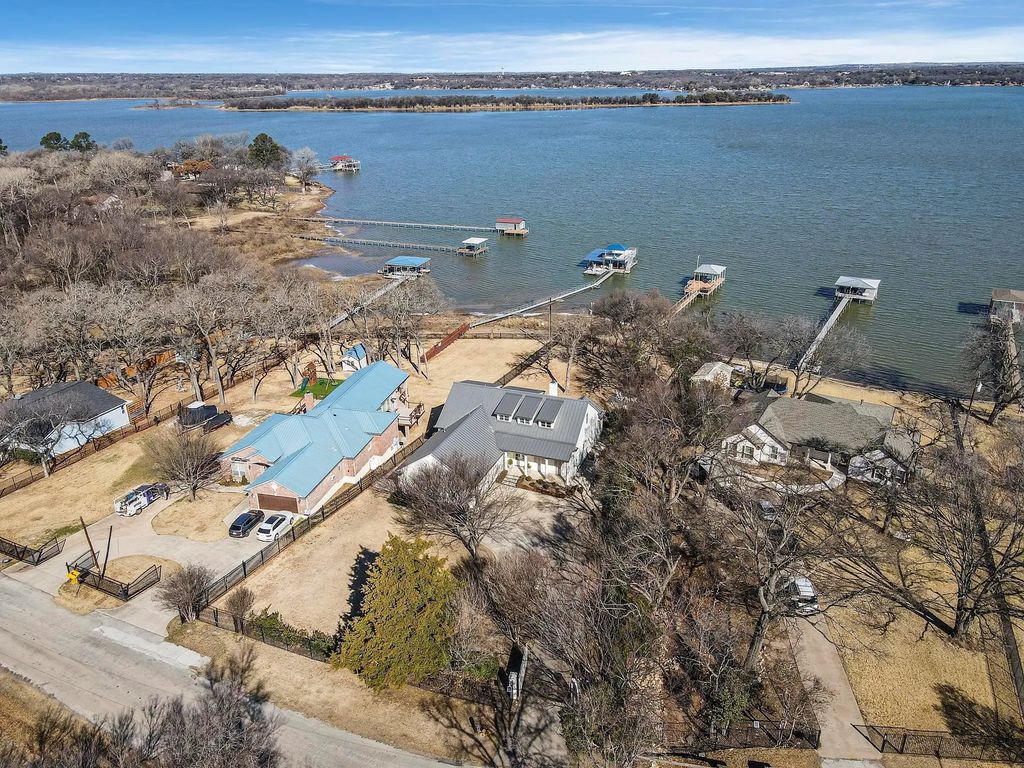 9000 Heron Drive, Fort Worth
