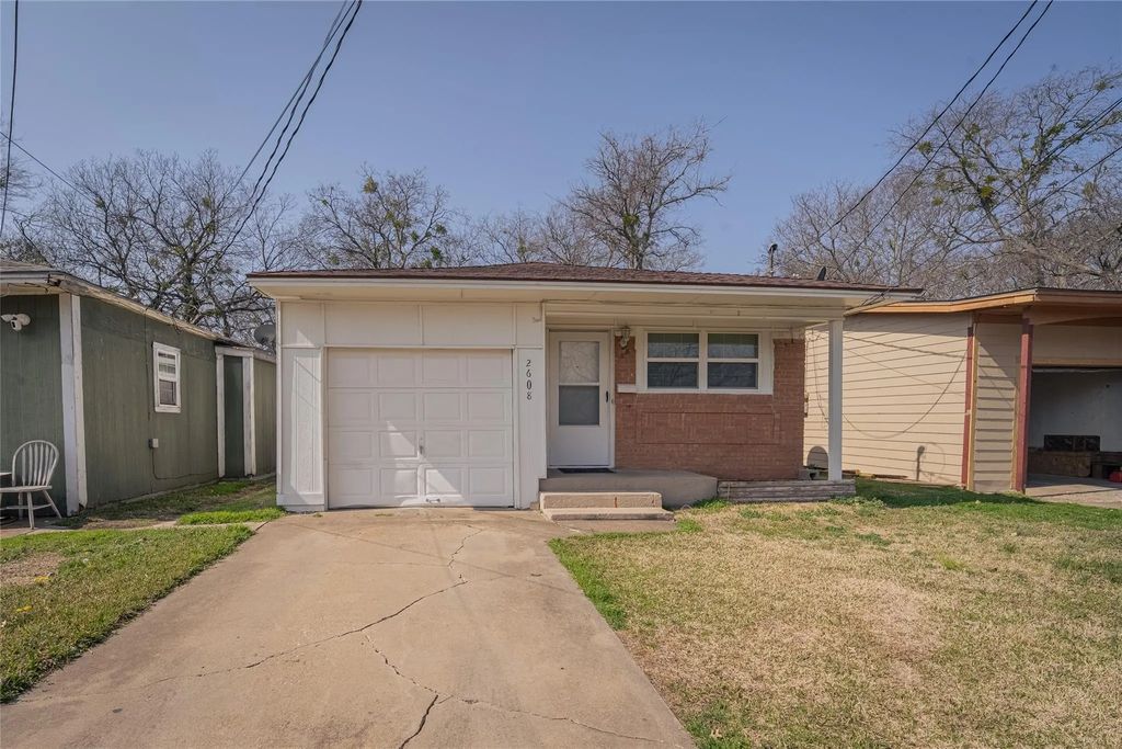 2608 N Hickory Street, Sherman