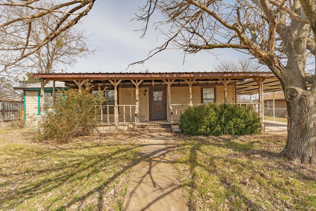 1635 College Farm Road, Stephenville