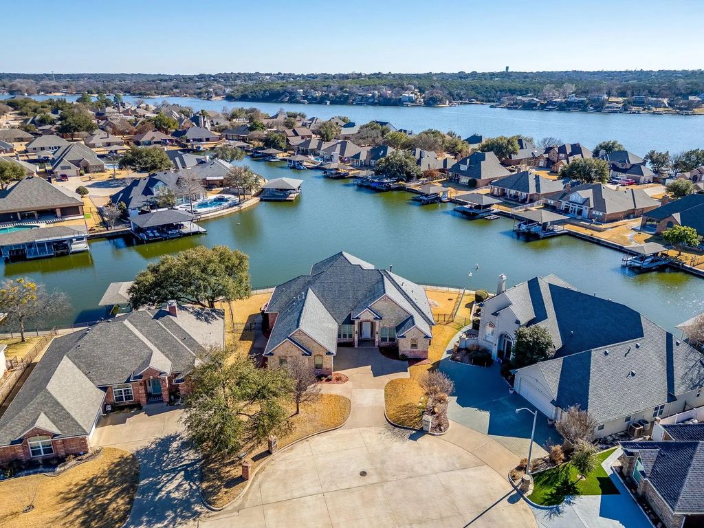 1103 Mallard Way, Granbury