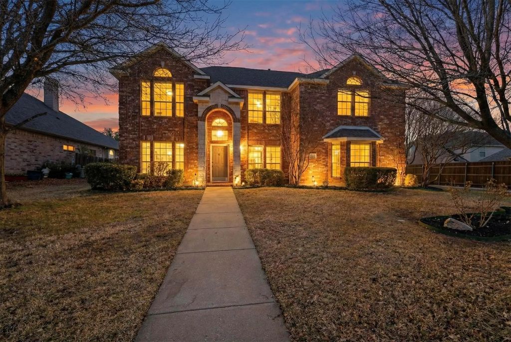 2808 Saint Mark Drive, Mansfield