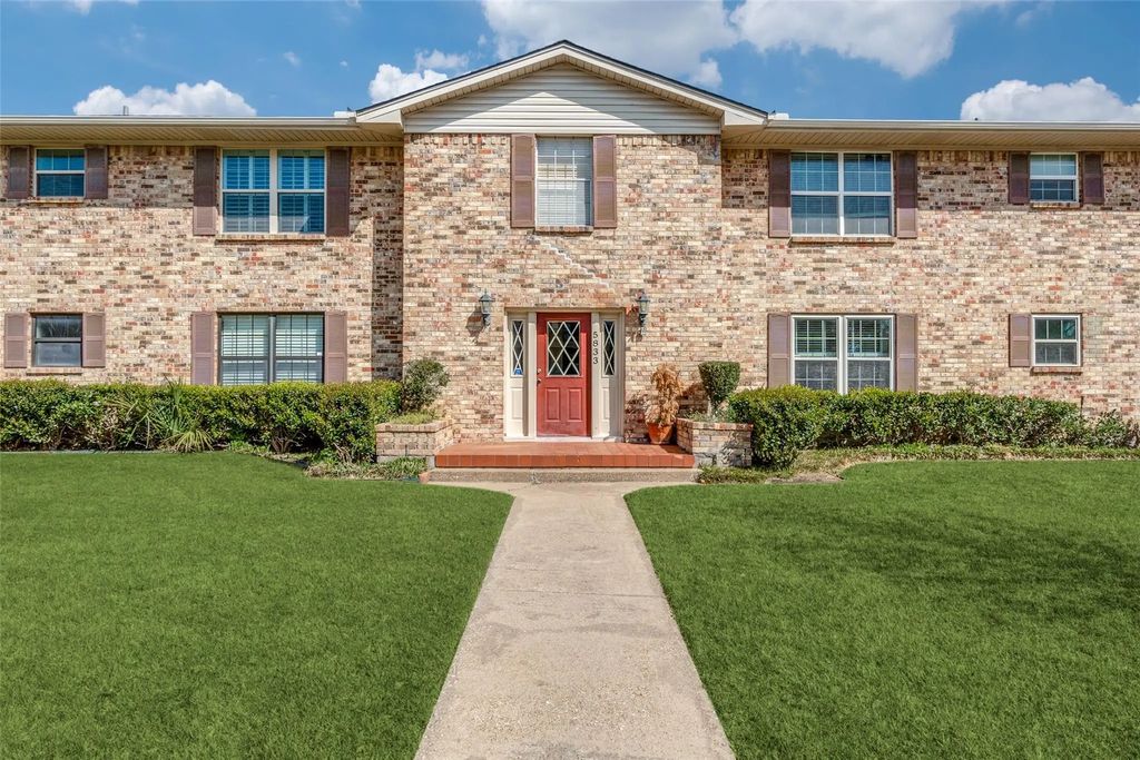 5833 Birchbrook Drive 208, Dallas
