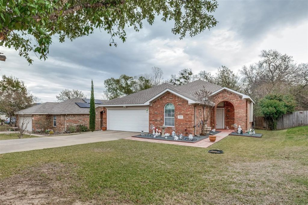 8169 Whitney Lane, Fort Worth