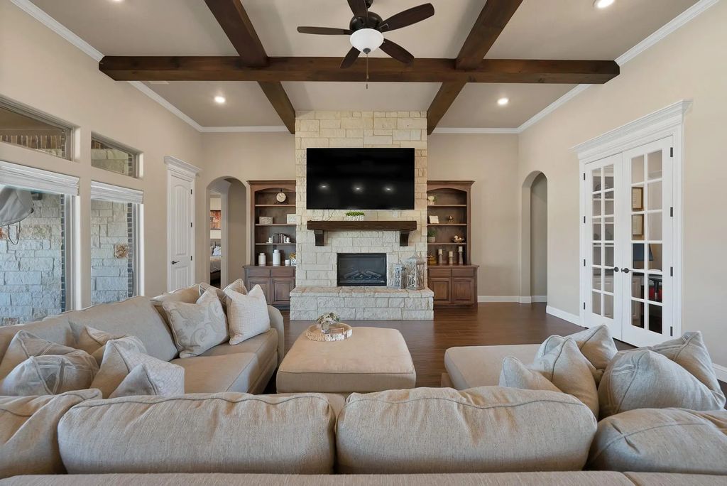11360 County Road 1015, Crowley