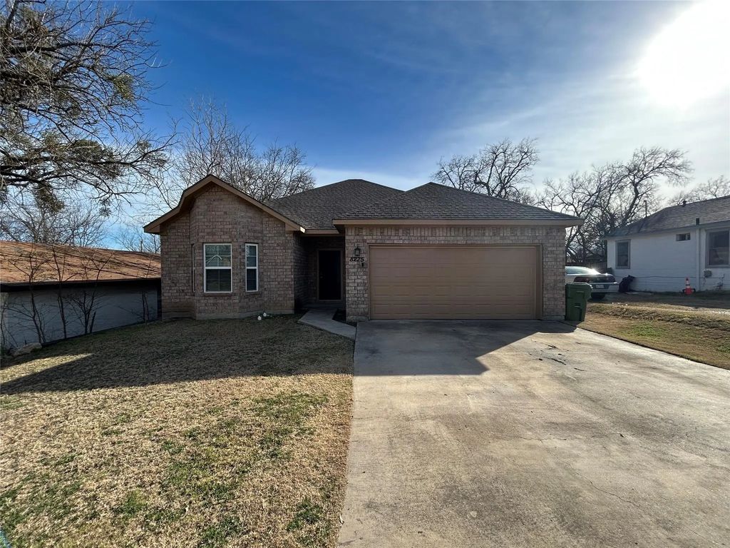 8225 Richard Street, White Settlement