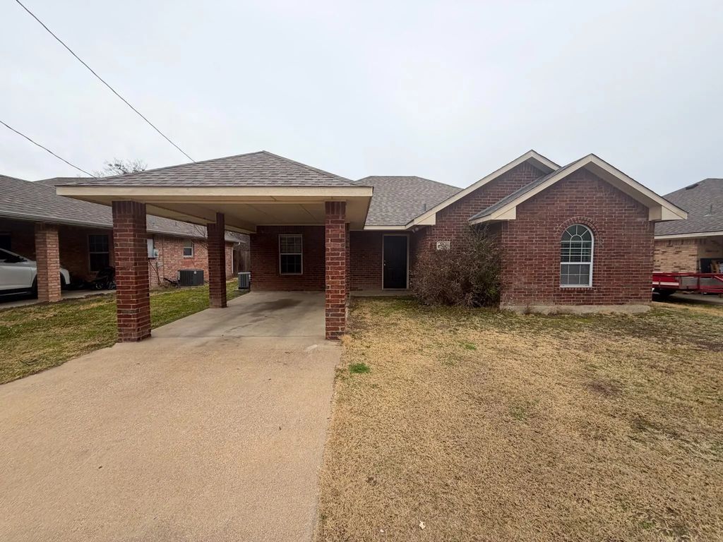 1402 Marble Road, Ennis