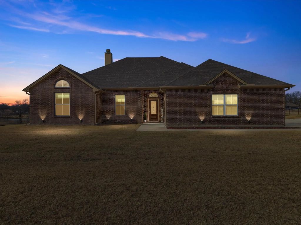 3021 Alvin Court, Cleburne