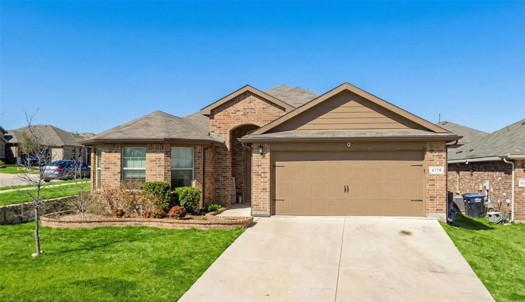 9736 Apex Drive, Fort Worth