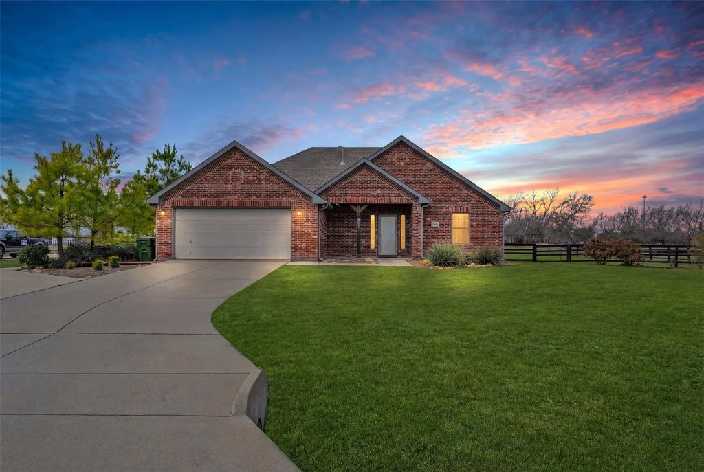 10800 Hunter Drive, Justin