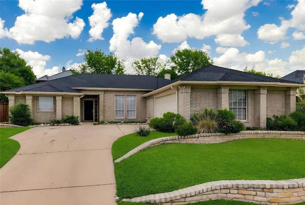 8512 Mccormick Court, Fort Worth