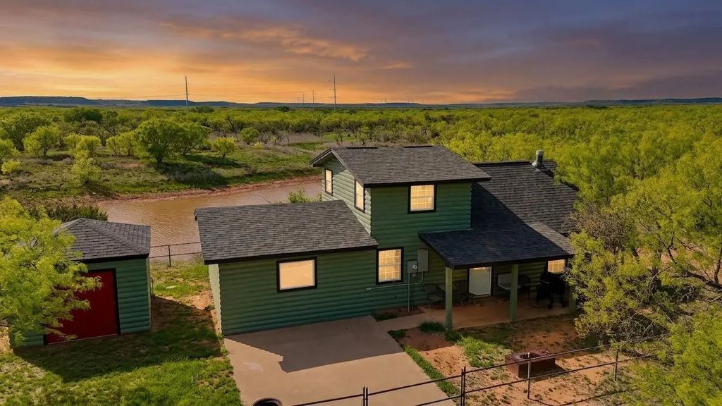 258 County Road 206, Ovalo