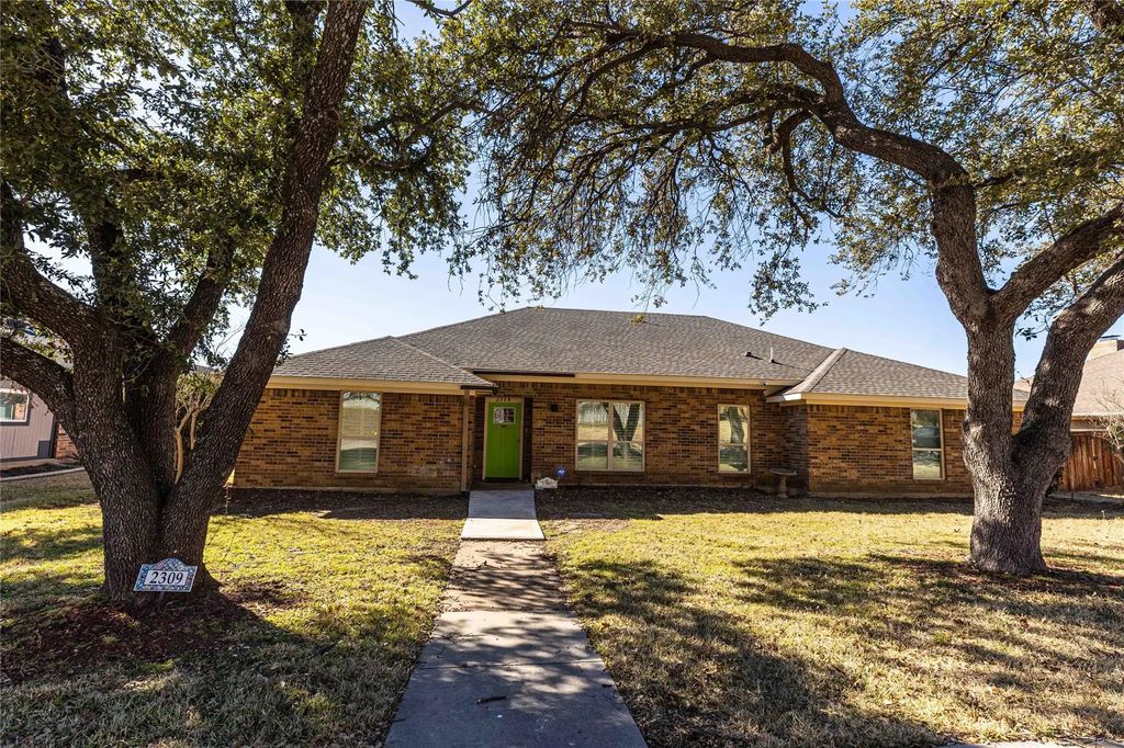 2309 Hillside Lane, Carrollton